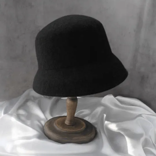 Elegant 100% Wool Cloche Hat for Women